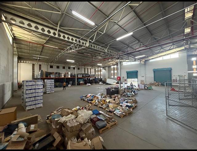 3,300M² WAREHOUSE TO LET IN HALFWAY HOUSE